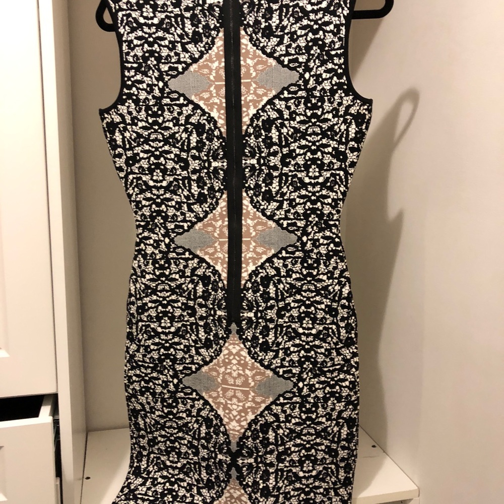BCBG size Small bodycon dreas